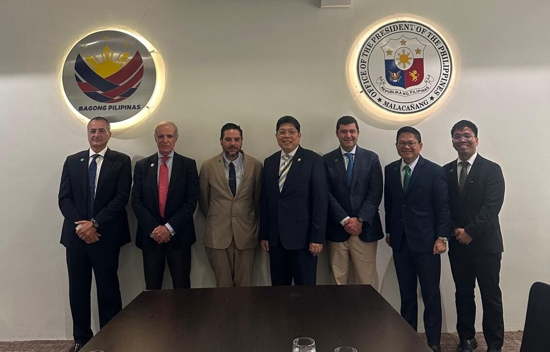 departamento i+d. naval meteorological and oceanograhic center ( centro meterorologico y oceanografico naval. departamento de comercio e industria junta de inversion